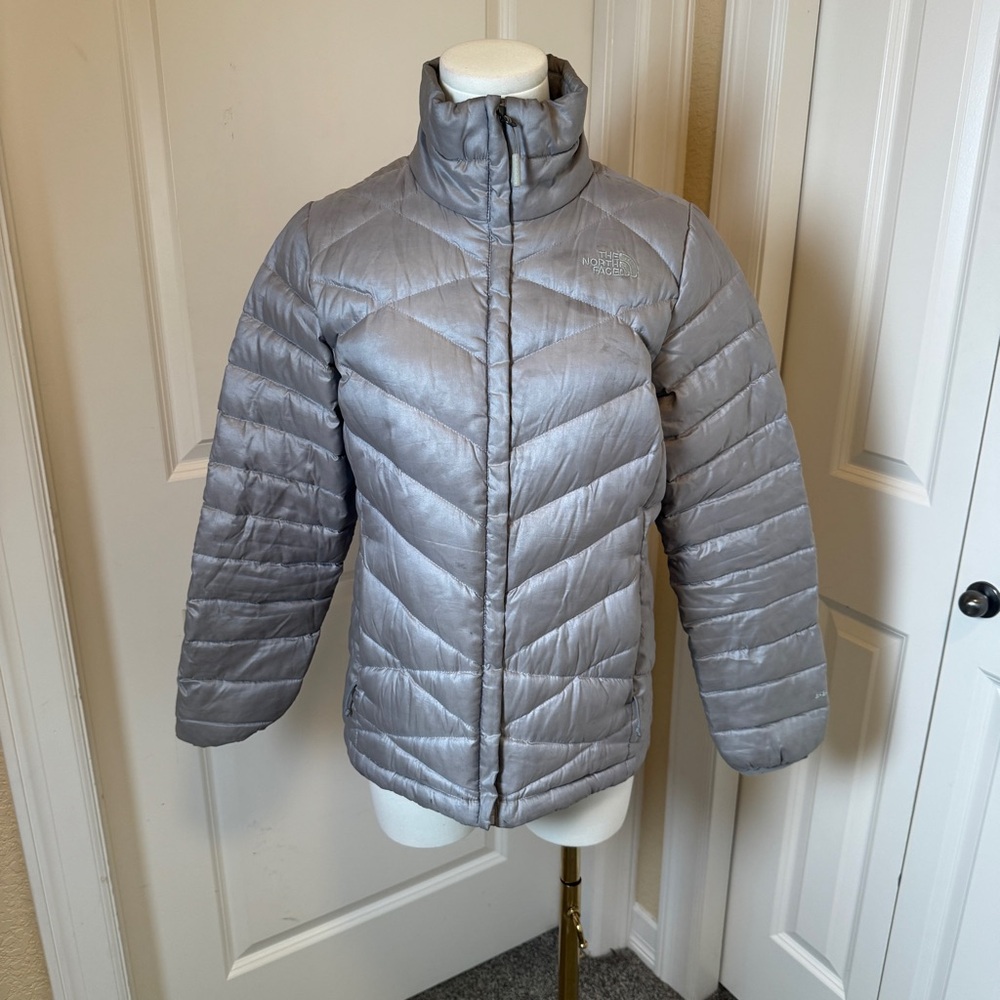 The North Face Silver Metallic Quilted Down Puffer Jacket Woman’s Size Small